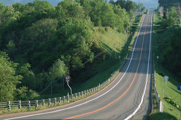 高速公路需要气象监测站提醒行驶安全